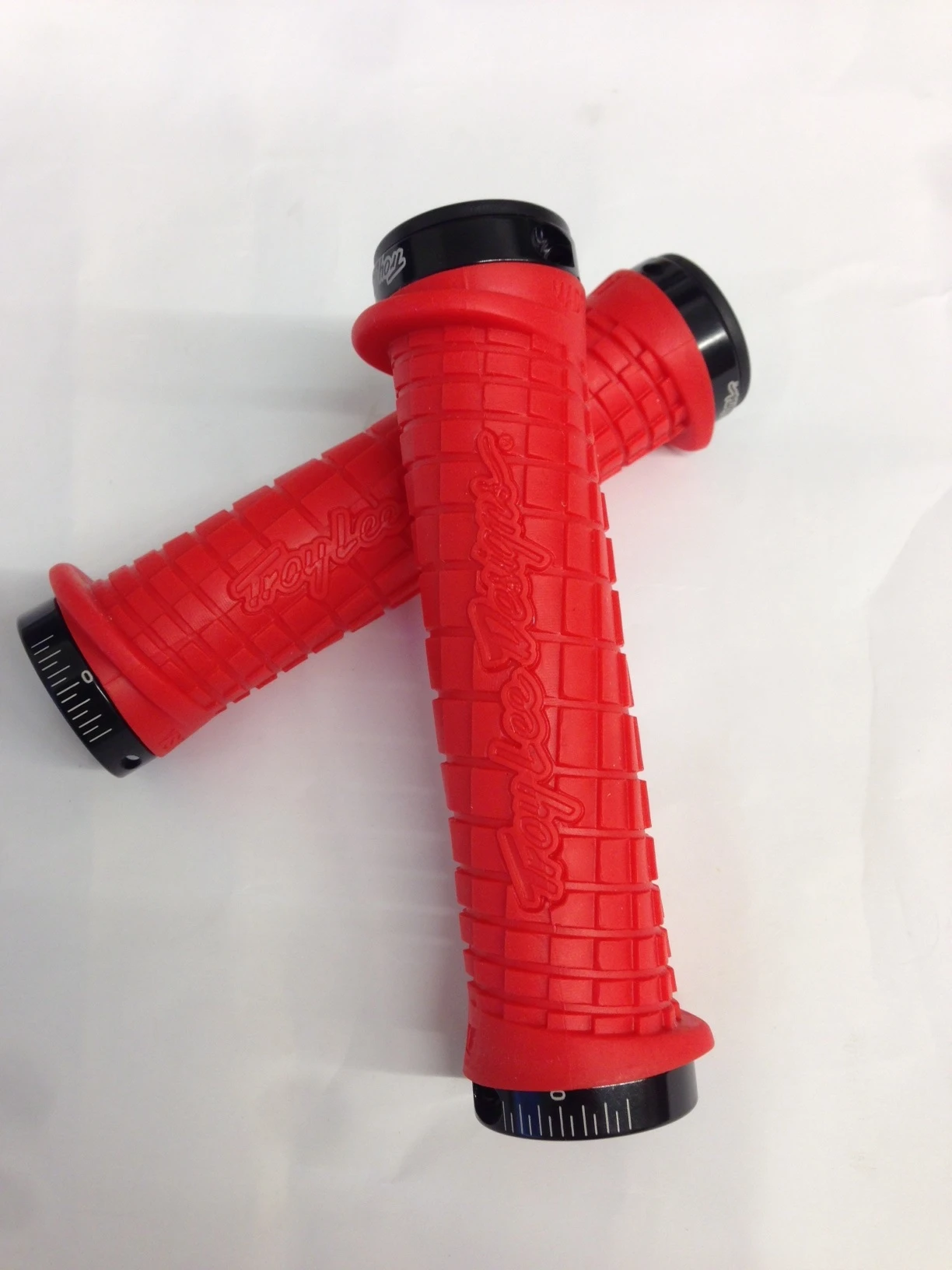 ODI Troy Lee Designs Signature Series Lock-On Grips Red Lenkergriffe