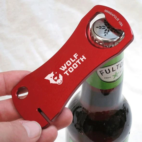 Wolf Tooth Bottle Opener With Rotor Truing Slot Red – Bild 3